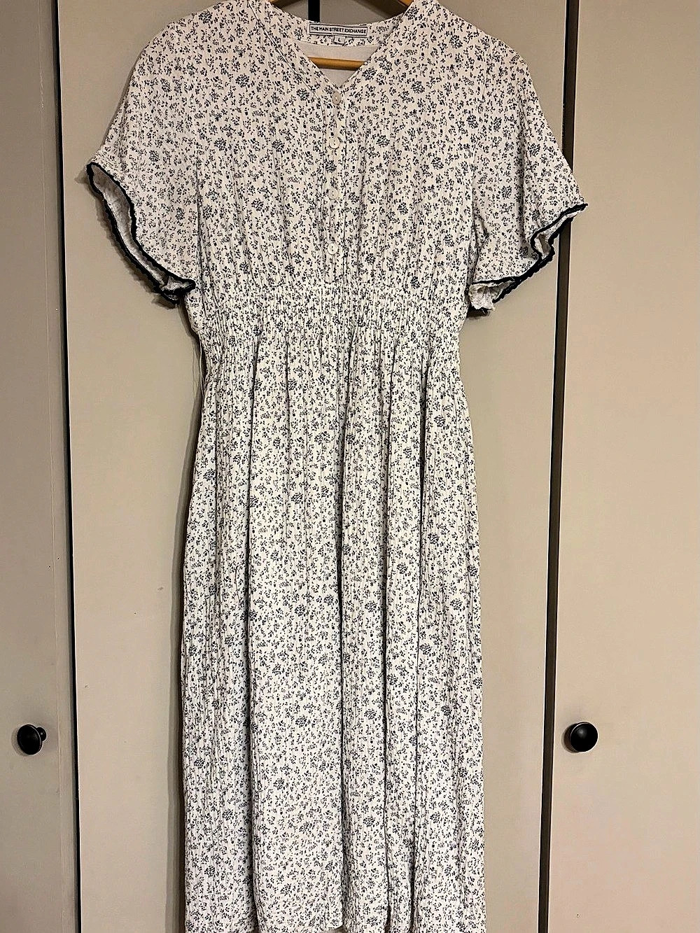 The Main Street Exchange Hadassah Blue Floral Gauze Midi Dress Large